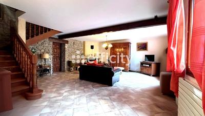 Maison - 200 m² - 6 pièces