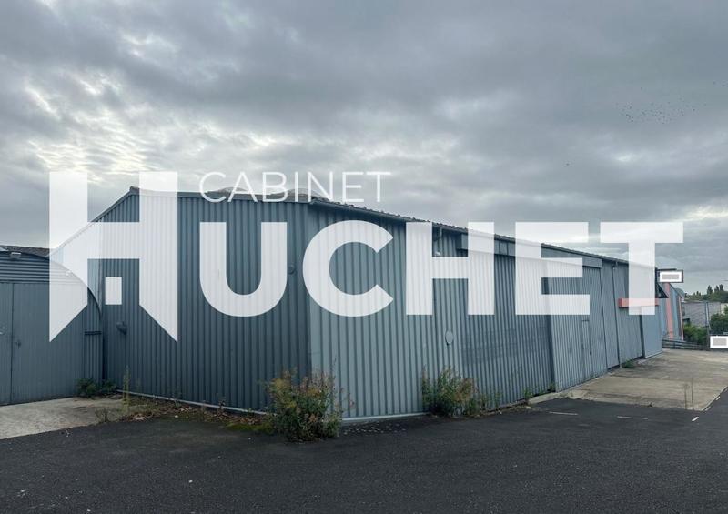 Local d'activité / Entrepôt - 405 m²
