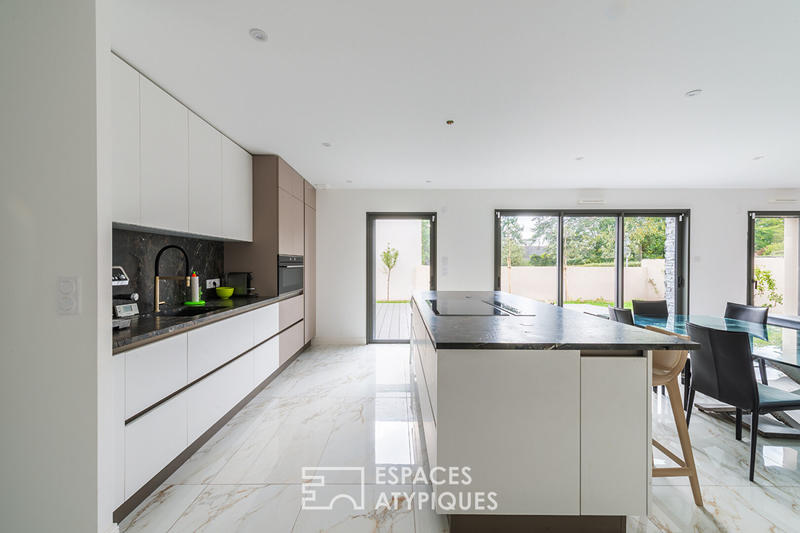 Maison - 213 m² - 8 pièces