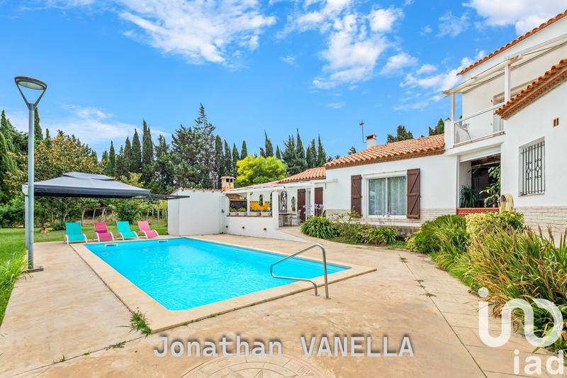 Maison - 238 m² - 8 pièces