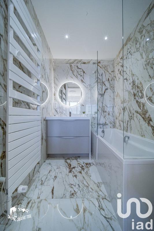 Appartement - 222 m² - 8 pièces