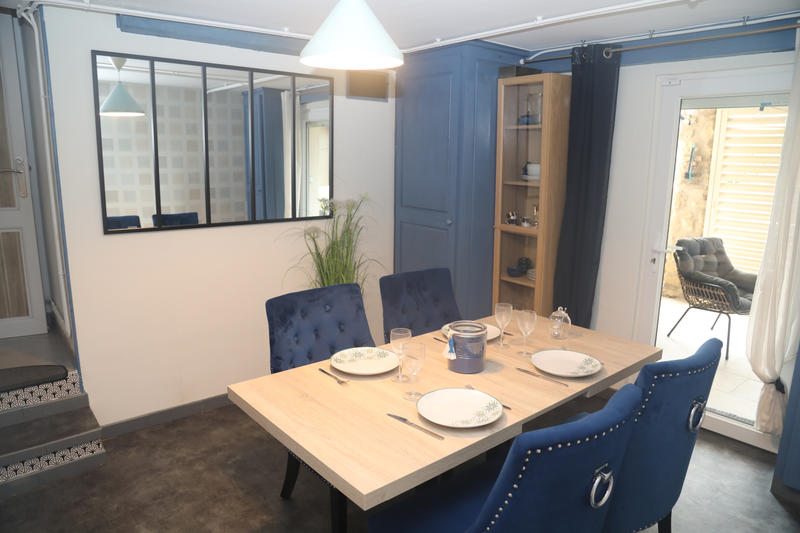 Maison - 222 m² - 6 pièces