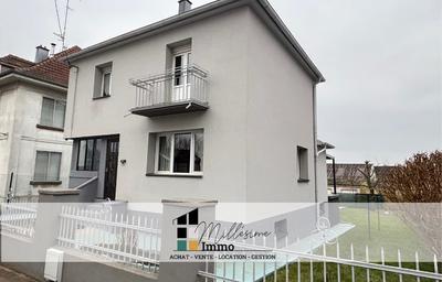 Maison - 95 m² - 5 pièces