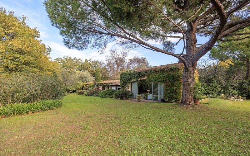 Maison - 250 m² - 7 pièces