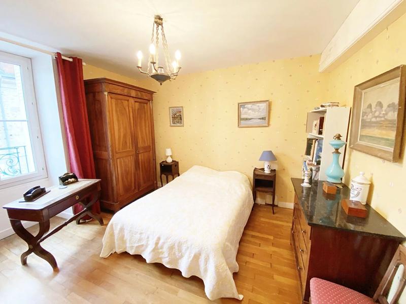 Maison - 343 m² - 12 pièces