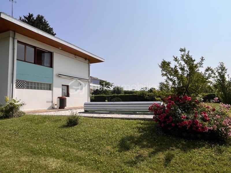 Maison d'architecte - 230 m² - 8 pièces