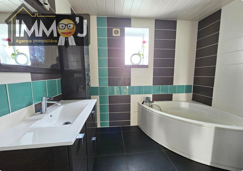 Maison - 196 m² - 8 pièces