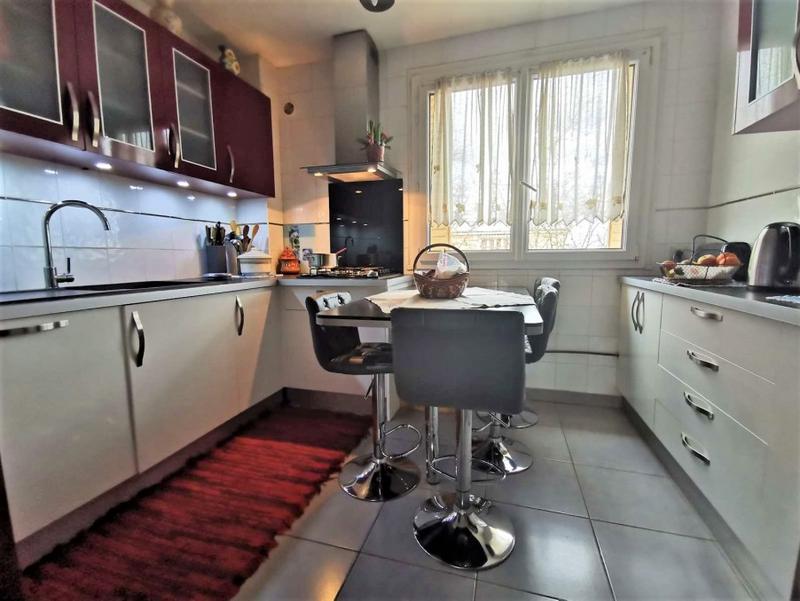 Appartement - 98 m² - 6 pièces