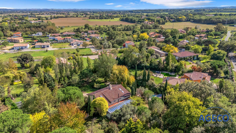 Villa - 348 m² - 6 pièces