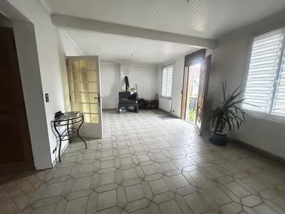 Maison - 111 m² - 8 pièces