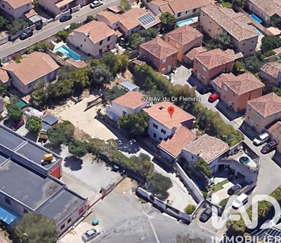 Maison - 225 m² - 10 pièces