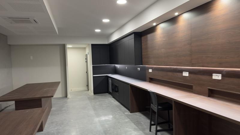 Local d'activités - 240 m² - 6 pièces