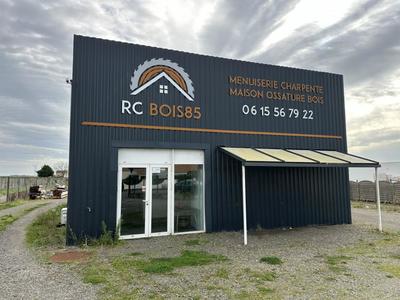Local commercial - 208 m² - 3 pièces