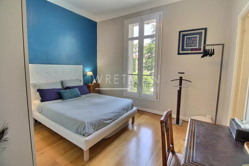 Appartement - 160 m² - 4 pièces