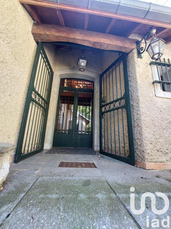 Maison - 389 m² - 10 pièces