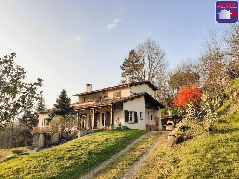 Maison - 213 m² - 7 pièces