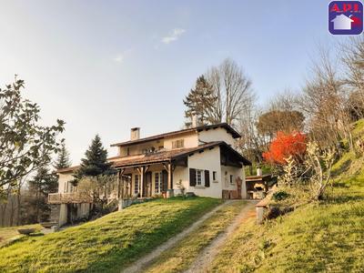 Maison - 213 m² - 7 pièces