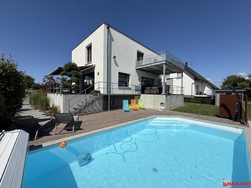 Maison - 210 m² - 7 pièces