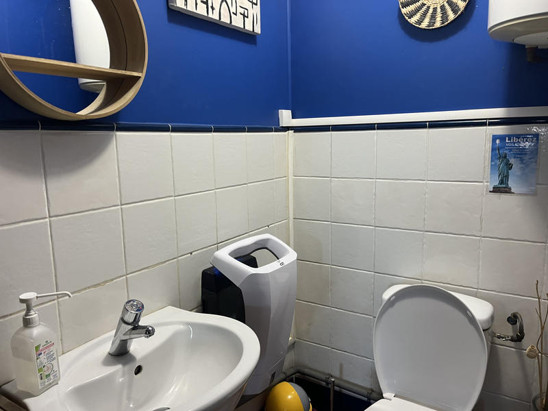 Fonds de commerce - Magasins - 63 m²