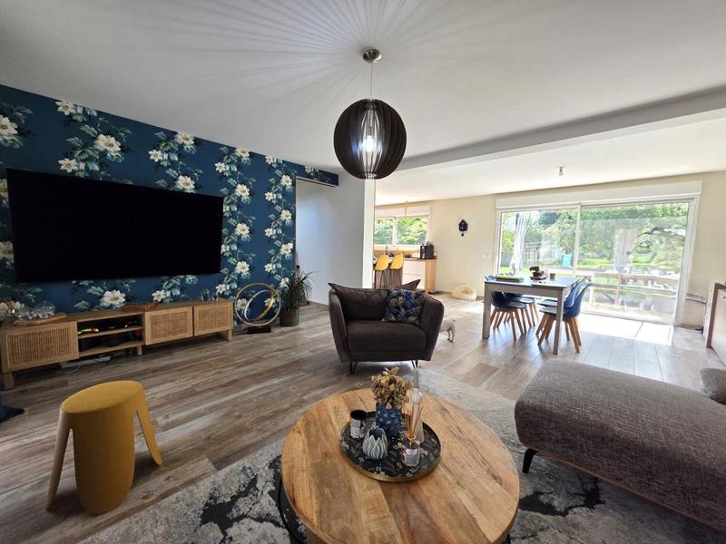 Maison - 145 m² - 8 pièces