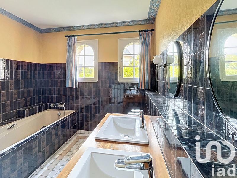 Maison - 186 m² - 5 pièces