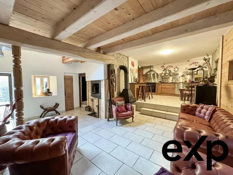 Maison - 198 m² - 8 pièces