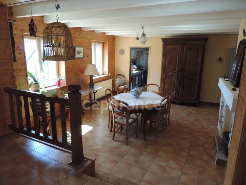 Maison - 214 m² - 6 pièces