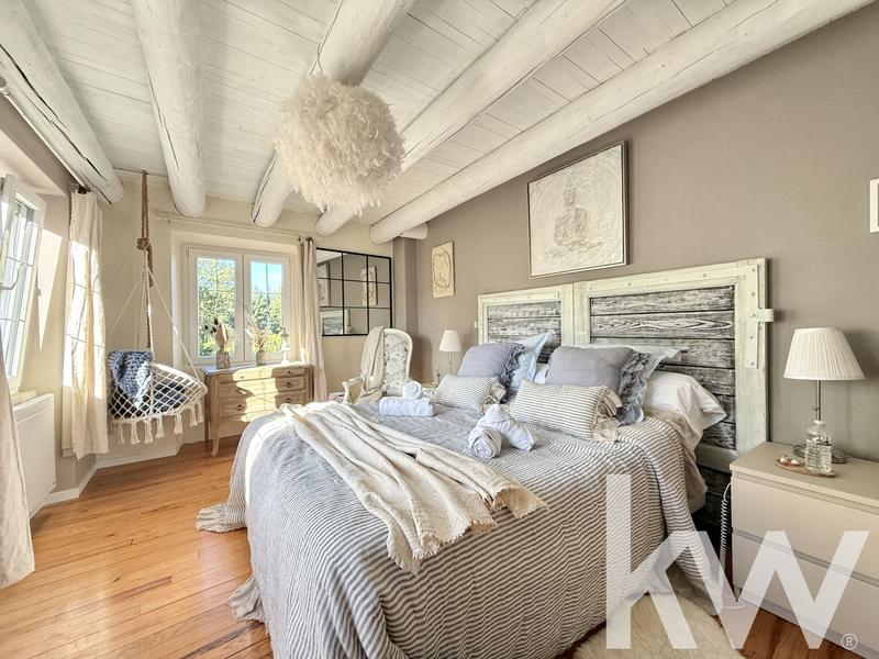 Maison - 205 m² - 10 pièces