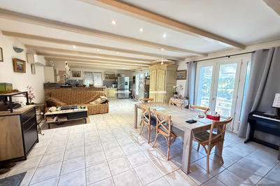 Maison - 140 m² - 4 pièces