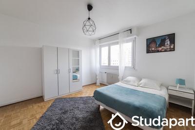 Chambre - 13 m² - 1 pièce