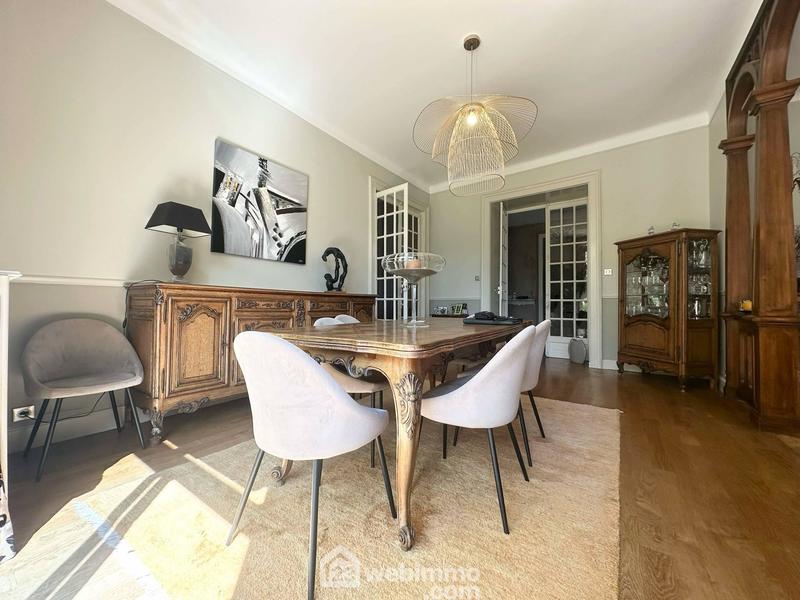 Maison de maîtres - 341 m² - 8 pièces