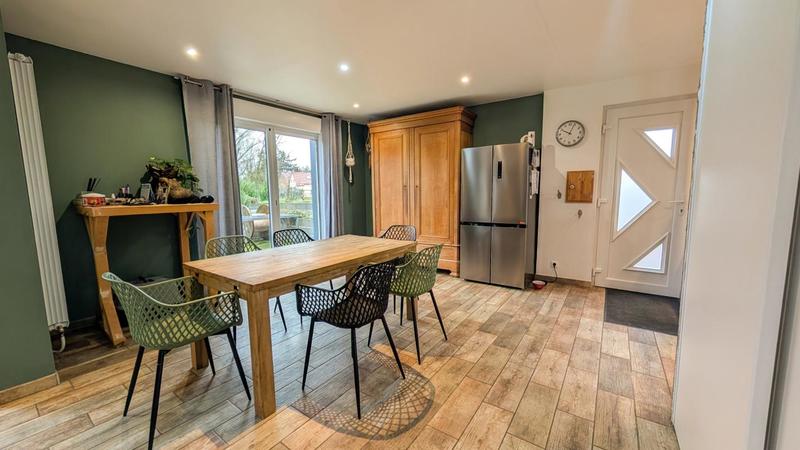 Pavillon - 1 195 m² - 6 pièces