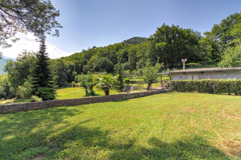 Maison - 270 m² - 8 pièces