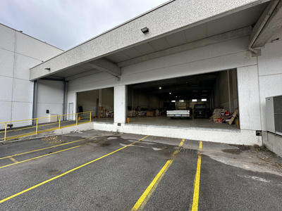 Local d'activités - 880 m²