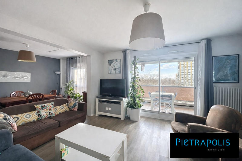 Appartement - 98 m² - 4 pièces