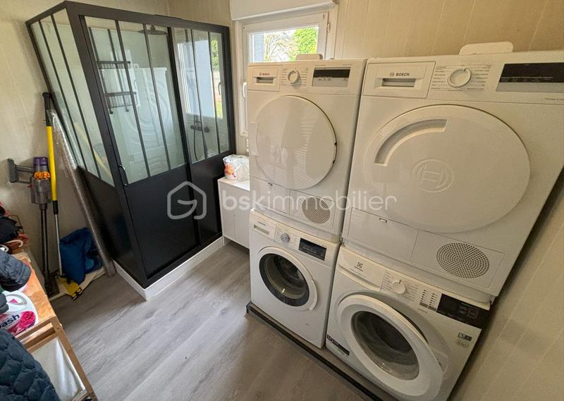 Maison traditionnelle - 168 m² - 6 pièces