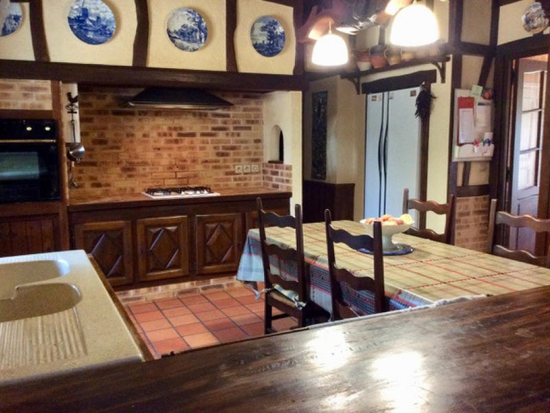 Maison - 234 m² - 8 pièces