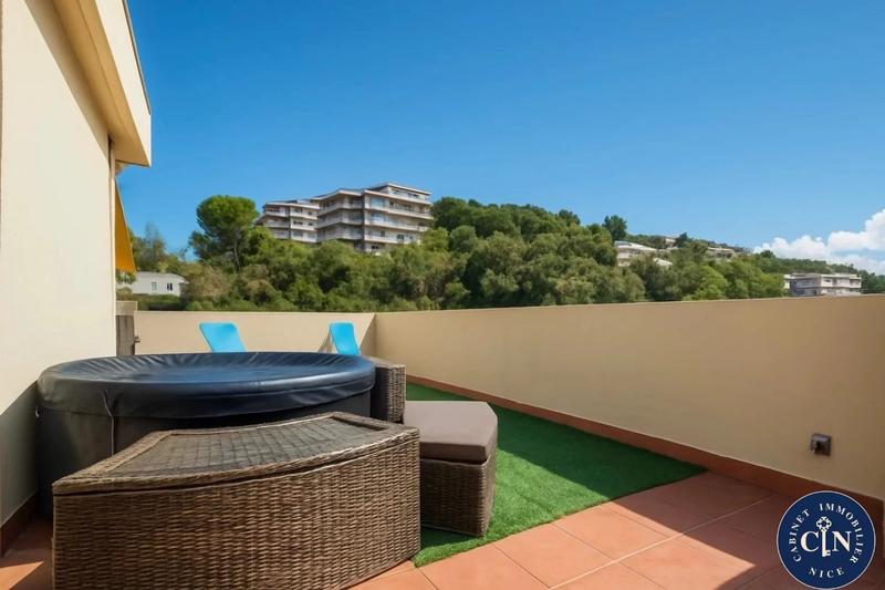 Appartement - 93 m² - 4 pièces