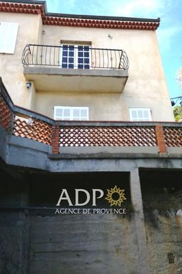 Maison - 96 m² - 5 pièces