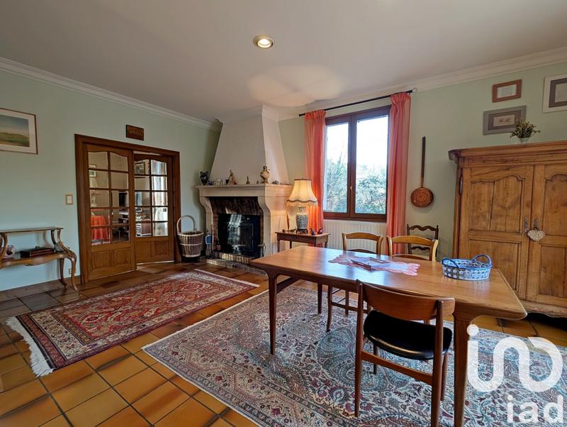 Maison - 213 m² - 9 pièces