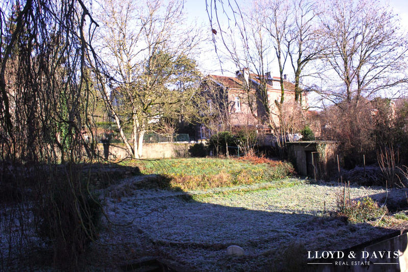 Maison - 243 m² - 7 pièces