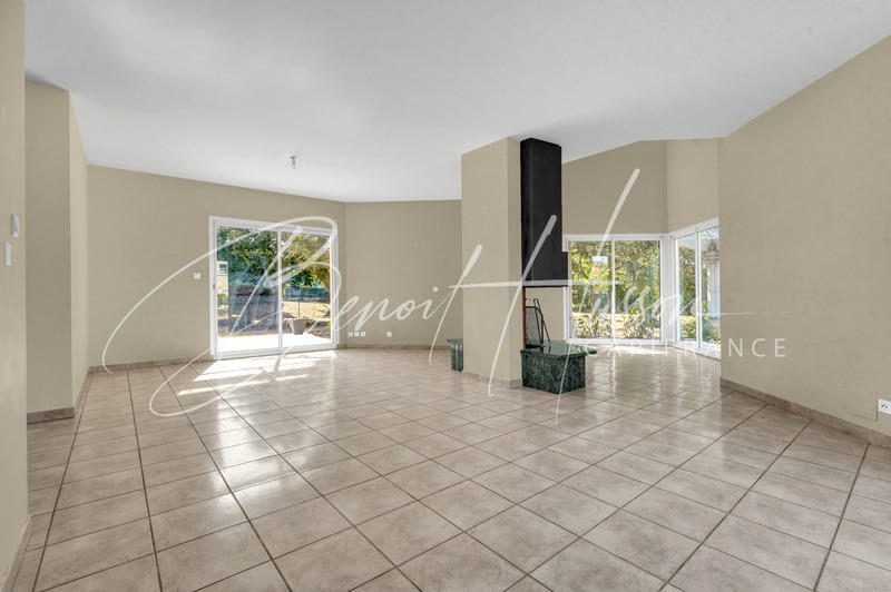 Maison - 225 m² - 6 pièces