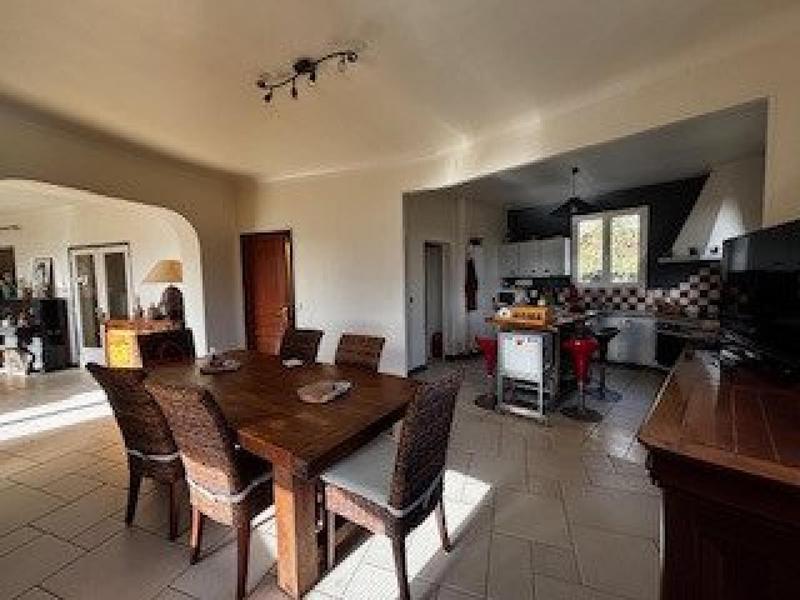 Maison - 215 m² - 6 pièces