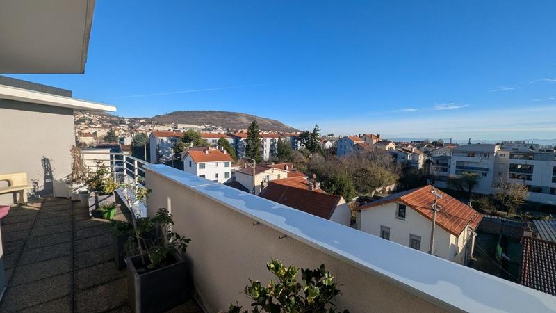 Appartement - 136 m² - 4 pièces