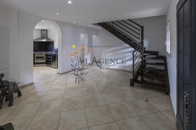 Maison - 156 m² - 6 pièces