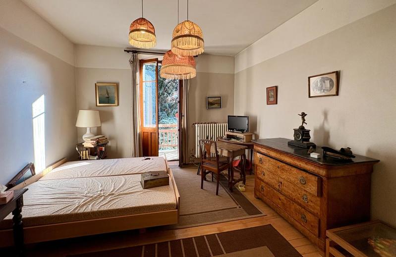 Maison - 180 m² - 6 pièces