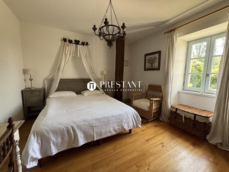 Maison - 520 m² - 11 pièces