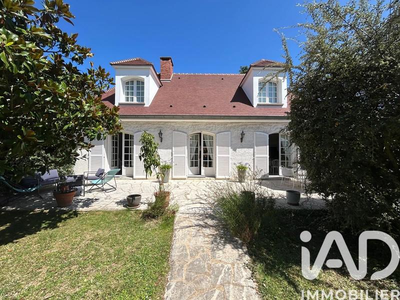 Maison - 137 m² - 6 pièces