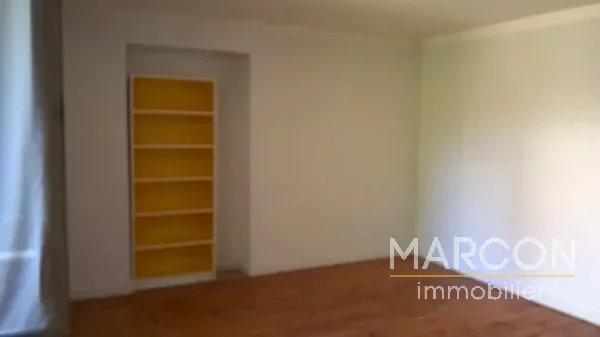 Maison - 428 m² - 18 pièces