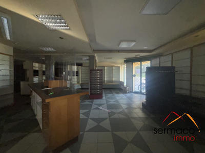 Local commercial - 137 m²